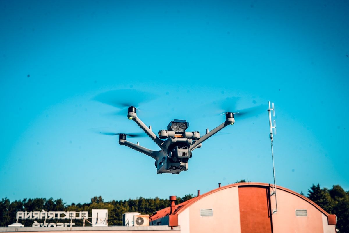 Dron – web
